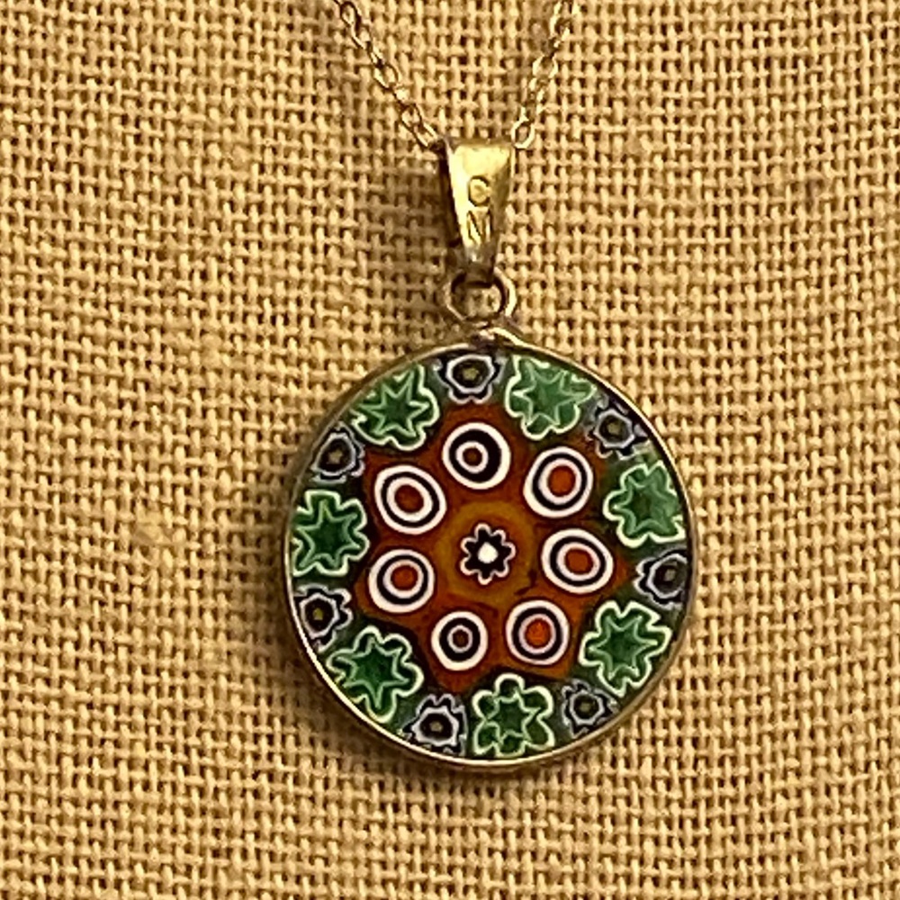 Beautiful, vintage millefiori pendant on a sterling silver chain - Picture 2 of 7